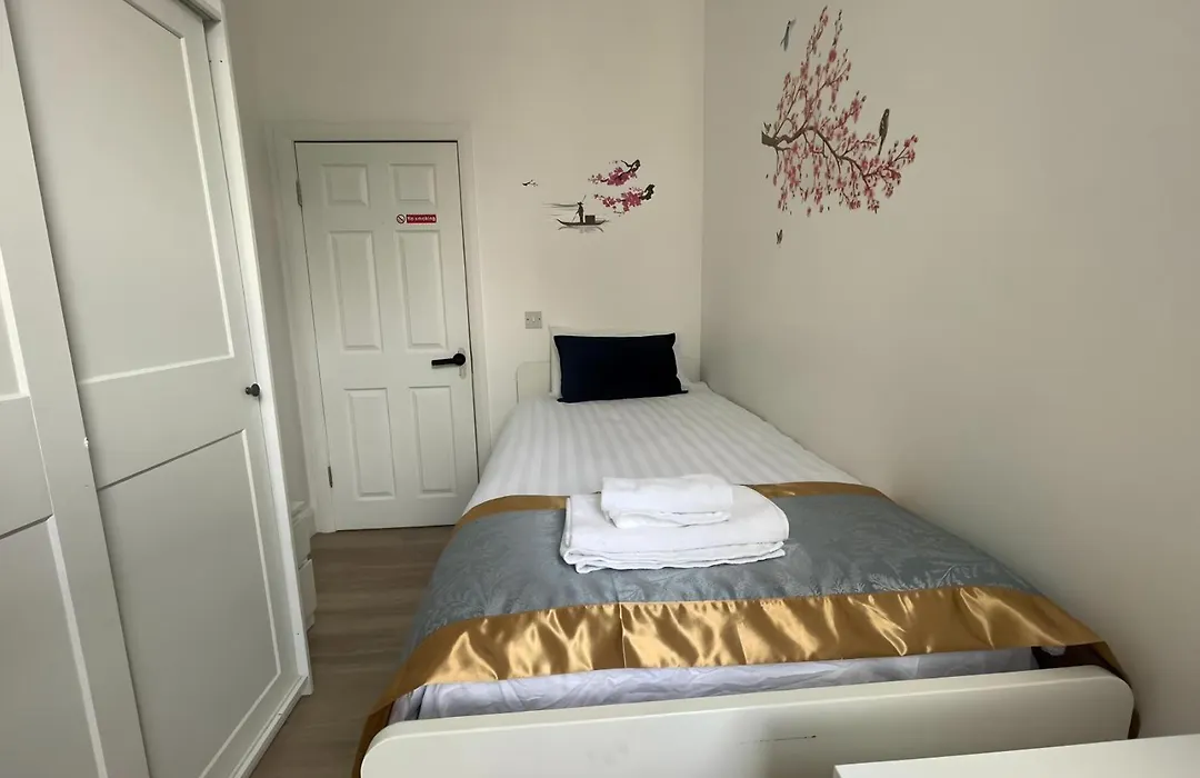 Cork City En-Suite Single Room-1